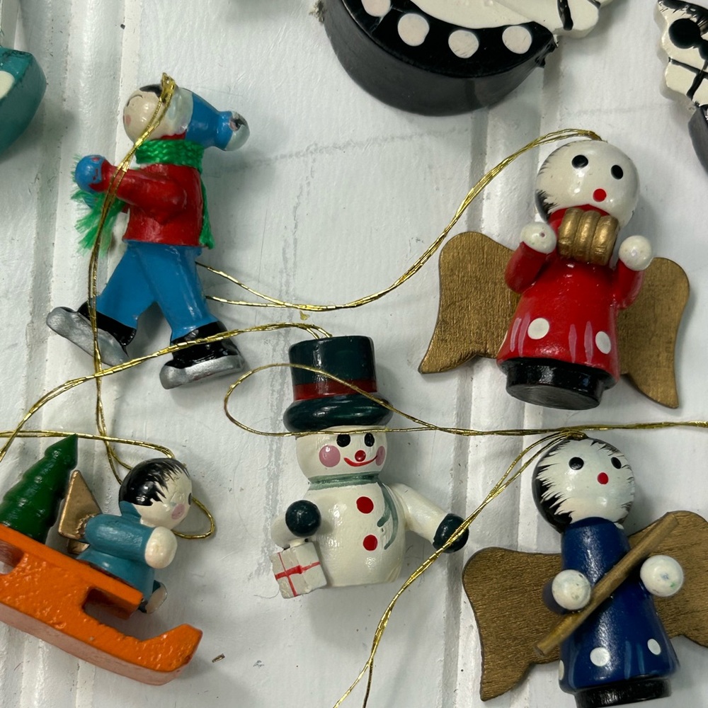 Vintage Ornaments Colorful Wooden Christmas Holiday Miniature Lot of 36 - Picture 6 of 6